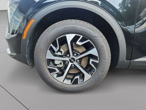 Certified 2025 Kia Sportage EX w/ EX Premium Package AWD/4WD image 8