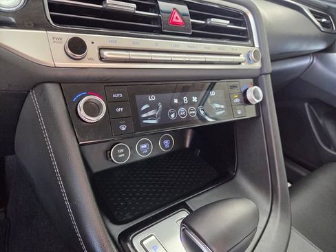 Used 2025 Genesis G70 2.5T RWD image 25