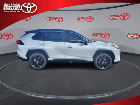 Used 2022 Toyota RAV4 XSE AWD/4WD image 9