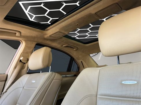 Used 2013 Mercedes-Benz S 63 AMG w/ Driver Assistance Pkg image 21