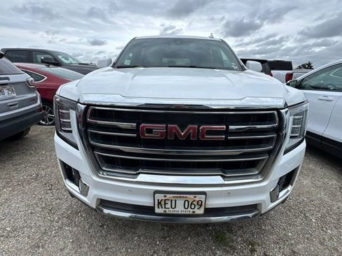 Used 2022 GMC Yukon XL SLT AWD/4WD image 3