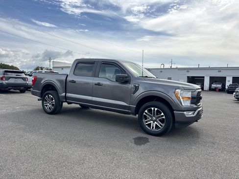 Used 2022 Ford F150 XL w/ STX Appearance Package image 3