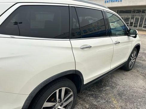 Used 2017 Honda Pilot Touring image 3