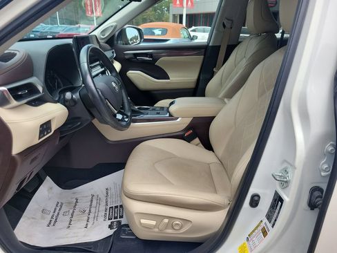 Used 2021 Toyota Highlander Platinum FWD image 15