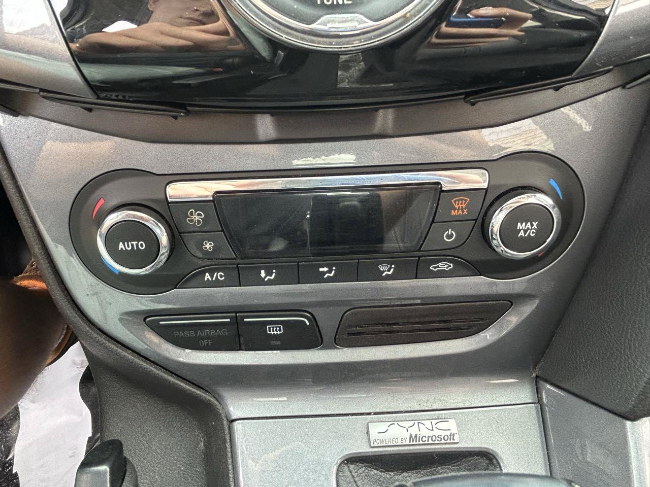 Used 2013 Ford Focus Titanium w/ Titanium Handling Pkg FWD image 27