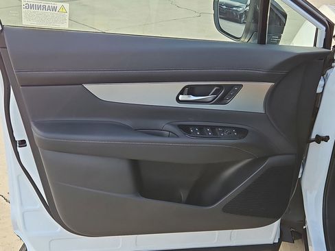 New 2026 Nissan Murano SL image 13