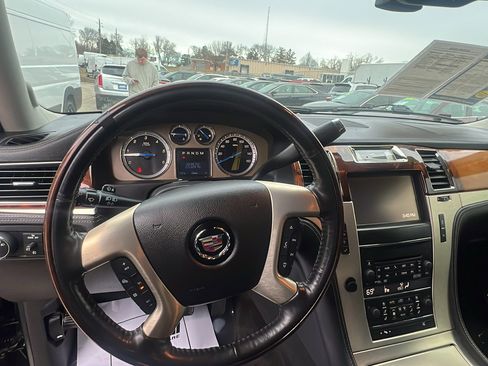 Used 2012 Cadillac Escalade Platinum image 14