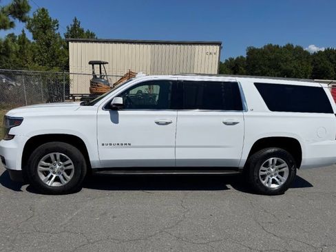 Used 2018 Chevrolet Suburban LT AWD/4WD image 4