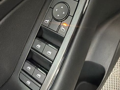 Certified 2025 Nissan Rogue S FWD image 23