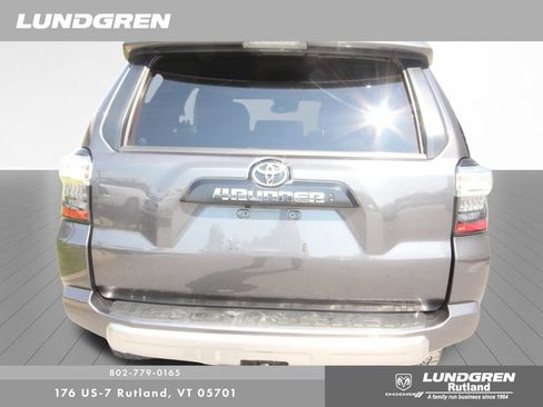 Used 2021 Toyota 4Runner TRD Off-Road Premium w/ Moonroof Package AWD/4WD image 29