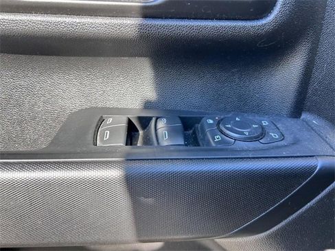 Used 2021 Chevrolet Silverado 2500 Custom w/ Custom Value Package image 15