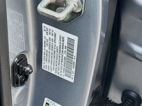 Certified 2019 Honda CR-V Touring image 38