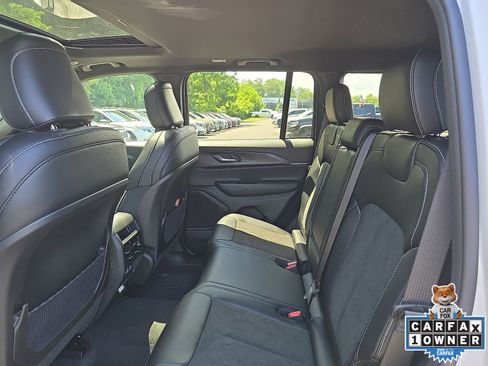 New 2025 Jeep Grand Cherokee Altitude AWD/4WD image 5