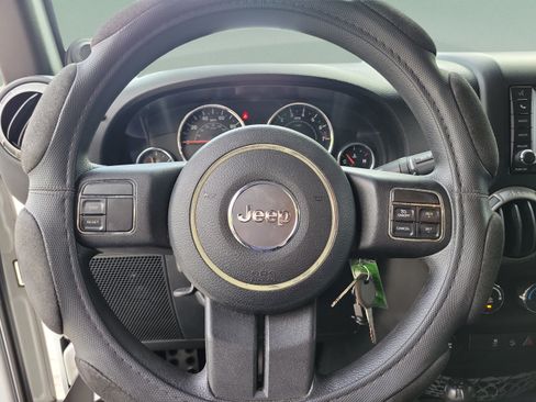 Used 2012 Jeep Wrangler Sport AWD/4WD image 14