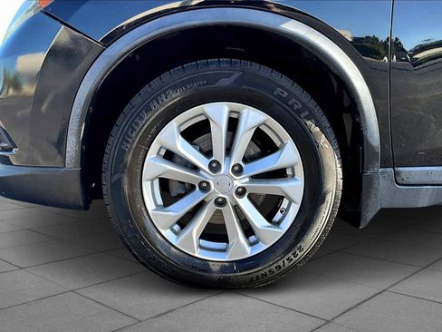 Used 2015 Nissan Rogue SV image 10