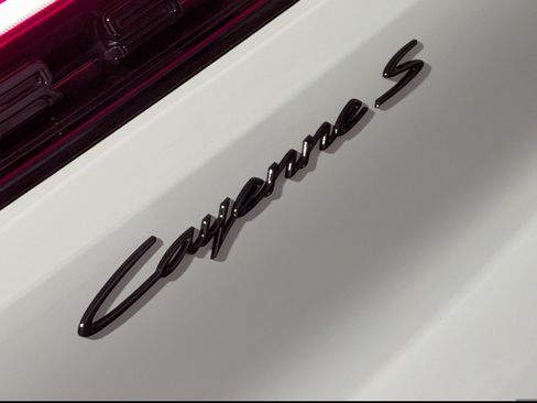 Certified 2024 Porsche Cayenne S AWD/4WD image 16