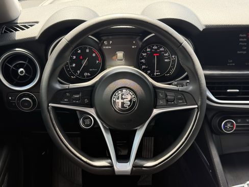 Used 2019 Alfa Romeo Stelvio image 15