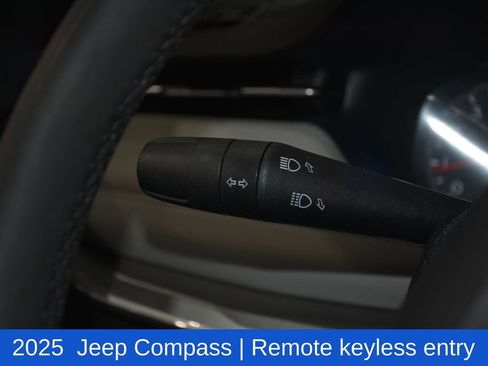 Used 2025 Jeep Compass Limited AWD/4WD image 10