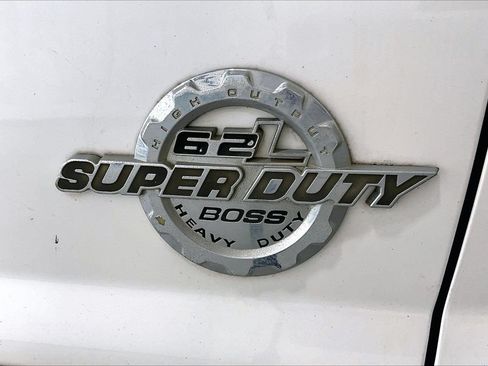 Used 2011 Ford F250 Lariat w/ Lariat Interior Pkg AWD/4WD image 9