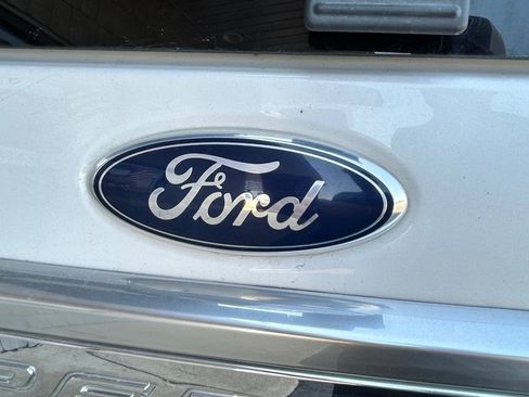 Used 2016 Ford Expedition Platinum RWD image 30