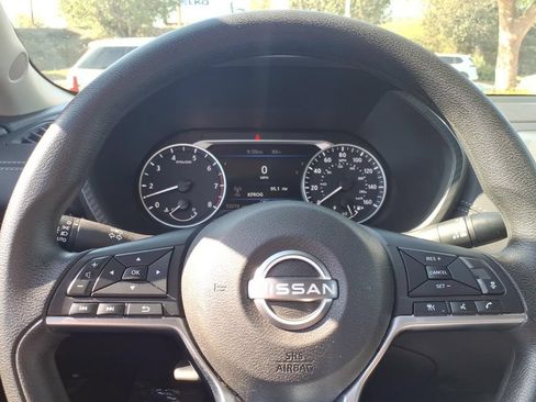 Certified 2024 Nissan Sentra SV FWD image 11