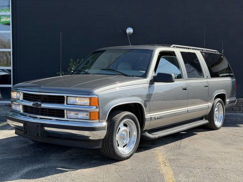 Used 1999 Chevrolet Suburban 2WD w/ Preferred Equipment Group 3 image 1