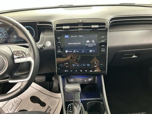 Used 2022 Hyundai Tucson SEL w/ Convenience + Premium Package AWD/4WD image 18