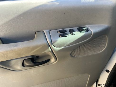 Used 2006 Ford E-350 and Econoline 350 Super Duty image 15