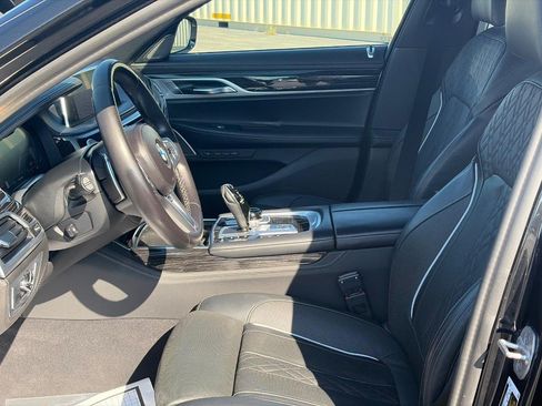 Used 2022 BMW 750i xDrive w/ Executive Package AWD/4WD image 19