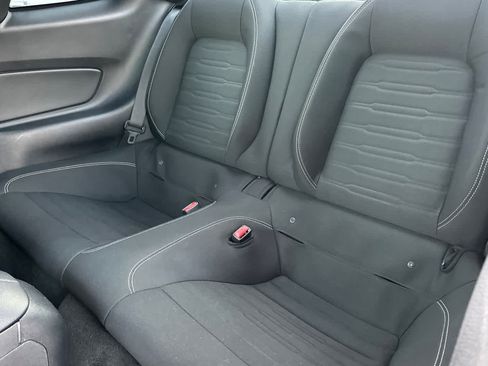 Used 2016 Ford Mustang Coupe image 4