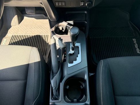 Used 2017 Toyota RAV4 AWD Hybrid image 18