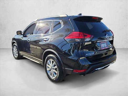Used 2017 Nissan Rogue SV w/ SV Premium Package image 7