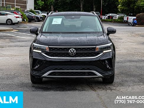 Used 2024 Volkswagen Taos SE FWD image 11