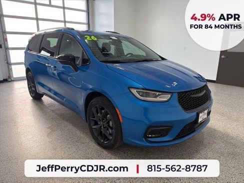 New 2026 Chrysler Pacifica Select w/ S Appearance Package AWD/4WD image 2