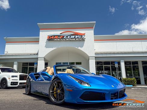 Used 2017 Ferrari 488 Spider image 1