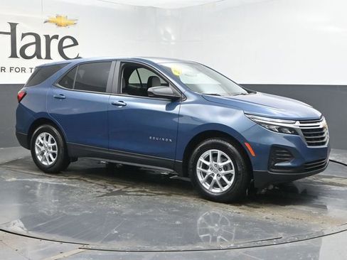 Used 2024 Chevrolet Equinox LS w/ LS Convenience Package image 6