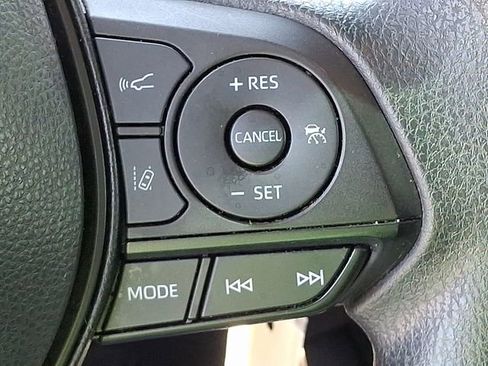 Used 2022 Toyota Corolla LE FWD image 22