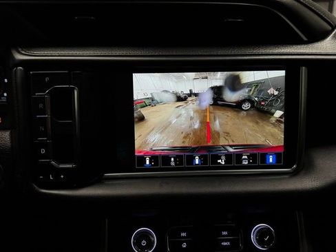 Used 2022 GMC Yukon XL Denali w/ Denali Premium Package image 39