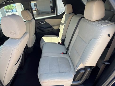 Used 2022 Chevrolet Traverse LS FWD image 24