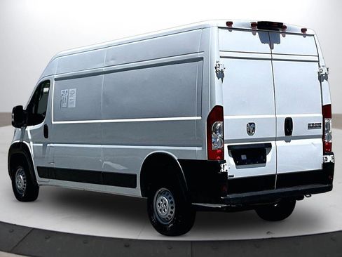 Used 2024 RAM ProMaster 2500 w/ Convenience Group FWD image 7