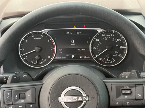 Used 2023 Nissan Rogue S image 15