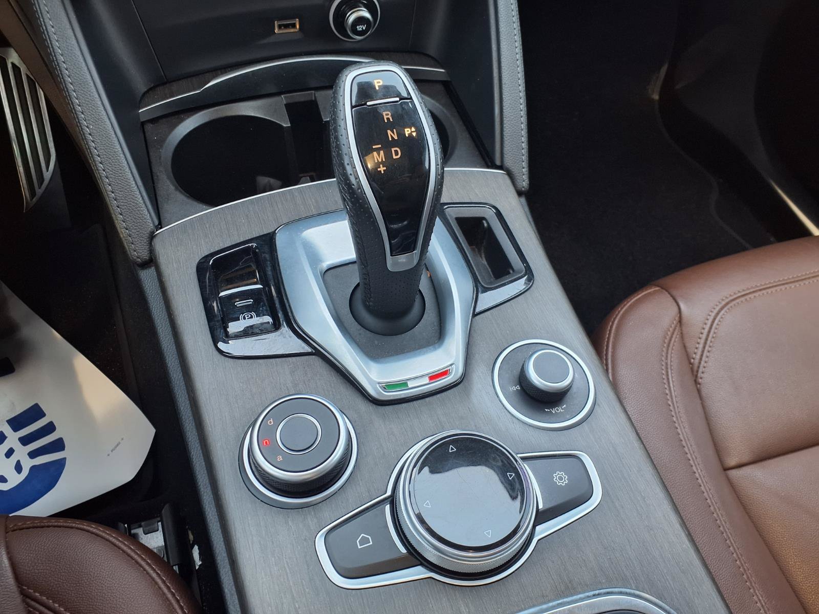 Used 2022 Alfa Romeo Stelvio Ti AWD/4WD image 27