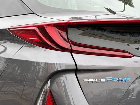Used 2018 Toyota Prius Prime Plus FWD image 28