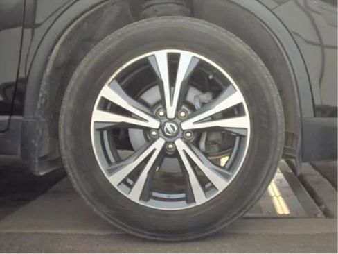 Used 2017 Nissan Rogue SL w/ SL Premium Package image 9