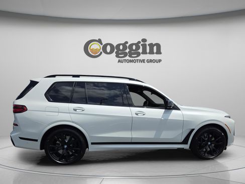 New 2026 BMW X7 M60i w/ Climate Comfort Package AWD/4WD image 6