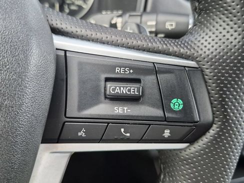 Used 2025 Mitsubishi Outlander SE FWD image 24