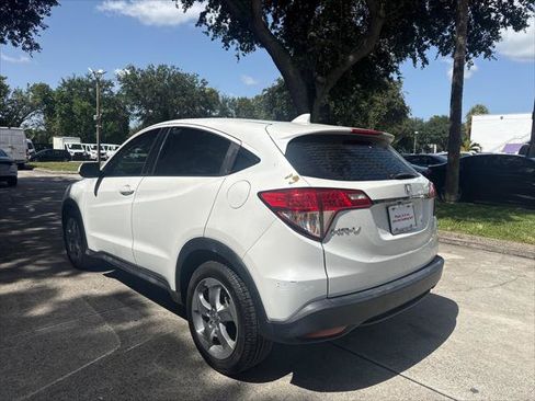 Used 2019 Honda HR-V LX image 9
