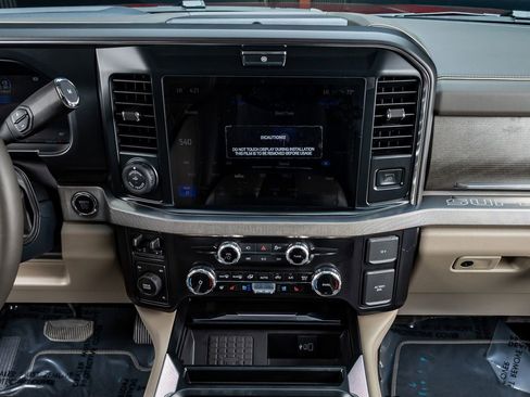 Used 2026 Ford F250 Platinum w/ Platinum Plus Package image 23
