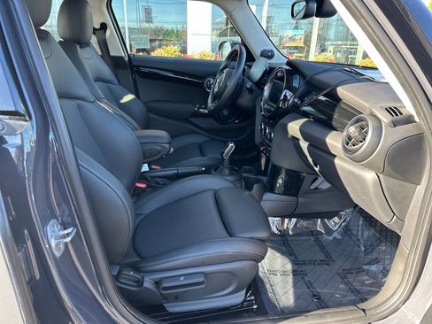 Used 2021 MINI Cooper S w/ Premium Package image 17