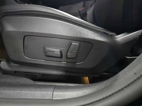 Used 2025 BMW X2 xDrive28i w/ Technology Package image 22